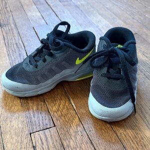 Nike Kids Black and Gray Sneakers with Yellow Accents